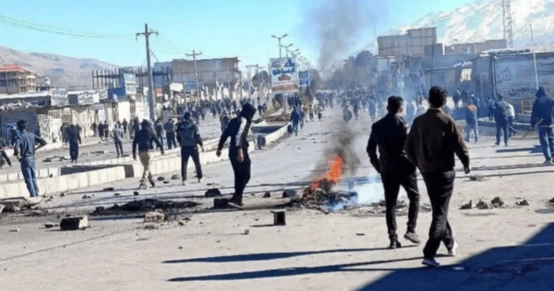В Иране при столкновениях демонстрантов с полицией двое погибли, еще 30 ранены
