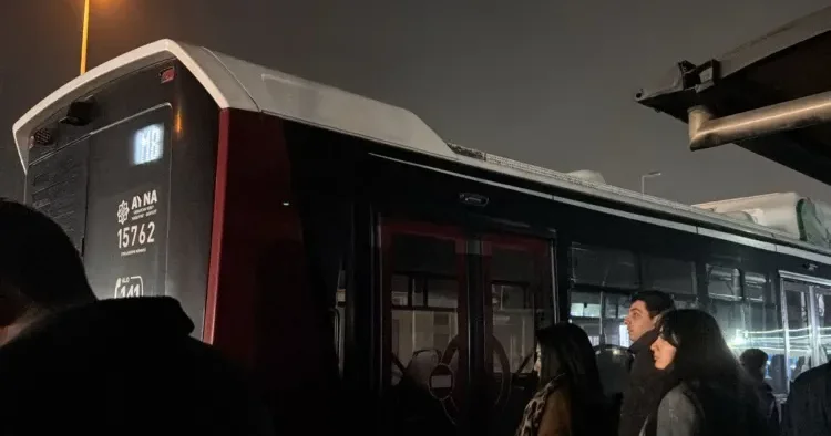 M8 nömrəli avtobus yenə xarab oldu BakuBus un cavabı var?