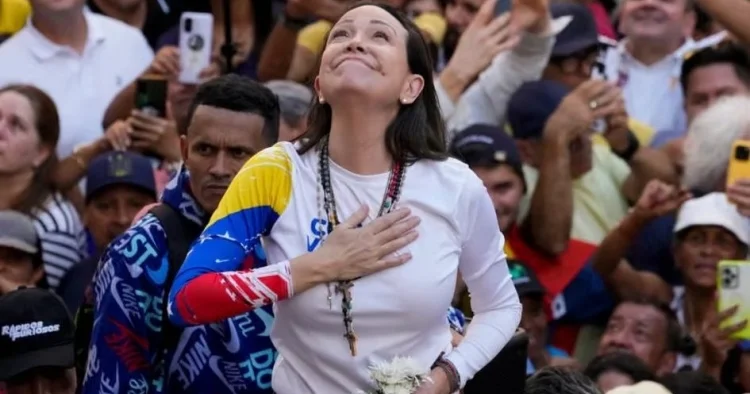 Korina Maçado Venesuelaya qayıdacaq