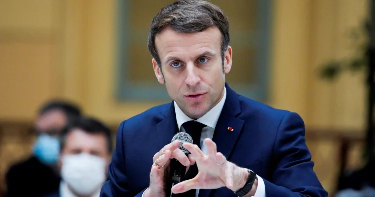 Makron: “Ukraynada sülhü qorumaq üçün minlərlə fransız əsgəri yerləşdirilə bilər