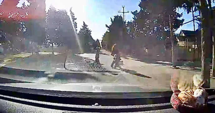 Qayda pozan qadın özüylə yanaşı azyaşlıları da təhlükəyə atdı REAL VİDEO