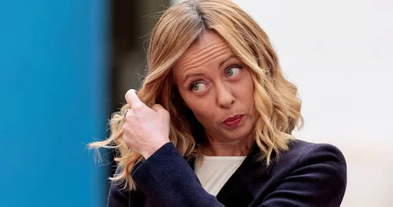 Meloninin davranışları ölkəsində tənqid edildi Gülünc görünür