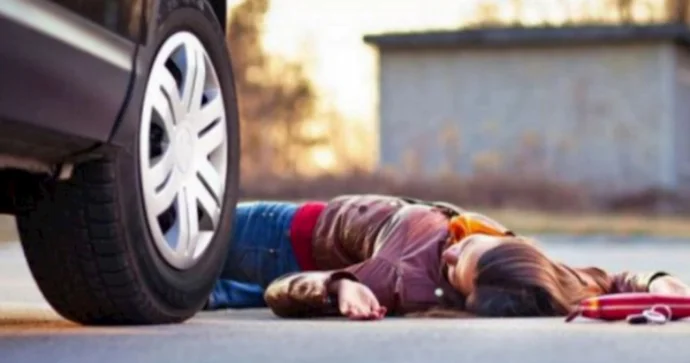Sərxoş halda yola uzanan şəxsi maşın vurubsa, sürücüyə niyə cinayət işi açılır? Ekspertdən AÇIQLAMA