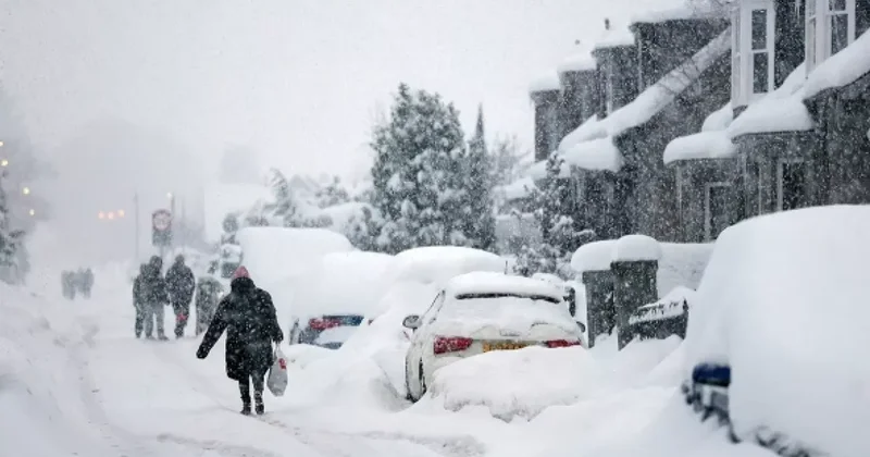 Снежные заносы и гололедица вызвали серьезные транспортные проблемы в Европе