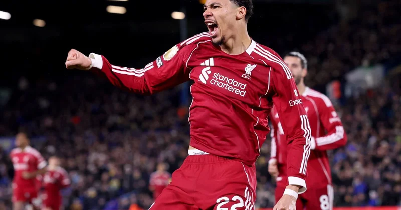 Slot Ekitikenin “Arsenal”a qarşı oynaya biləcəyi ilə bağlı sualı cavablandırıb