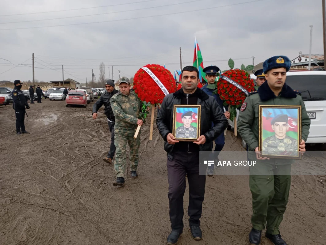 Birinci Qarabağ müharibəsində itkin düşən Elşən Tağıyevin nəşinin qalıqları Salyanda dəfn olunub FOTO