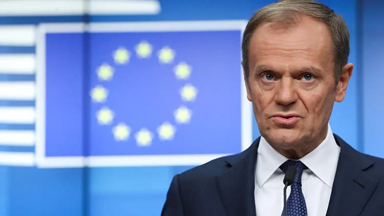 Tusk Aİ paktına əməl etməkdən imtina edib