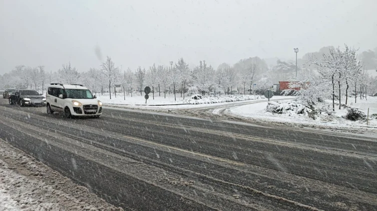 Yol Polisi İdarəsindən hava ilə bağlı xəbərdarlıq: Ehtiyatlı olun!