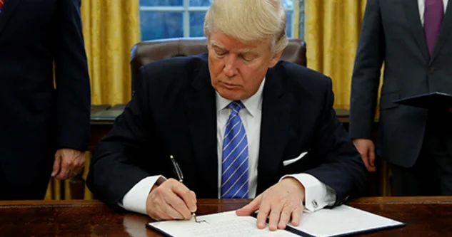 Трамп подписал указ о пошлинах на поставки в США товаров из торгующих с Ираном стран