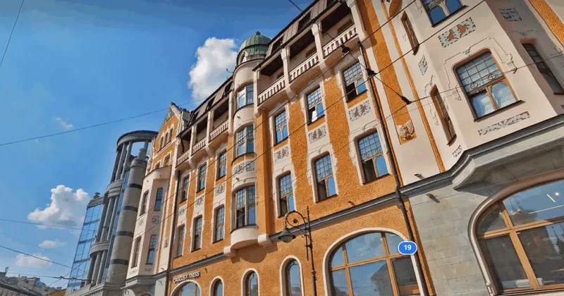 В Петербурге из торгового центра Владимирский пассаж эвакуировали 200 человек Minval Politika