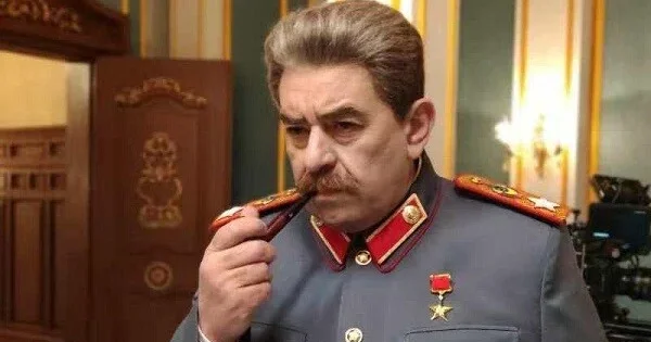 İosif Stalini canlandıran məşhur aktyor vəfat etdi
