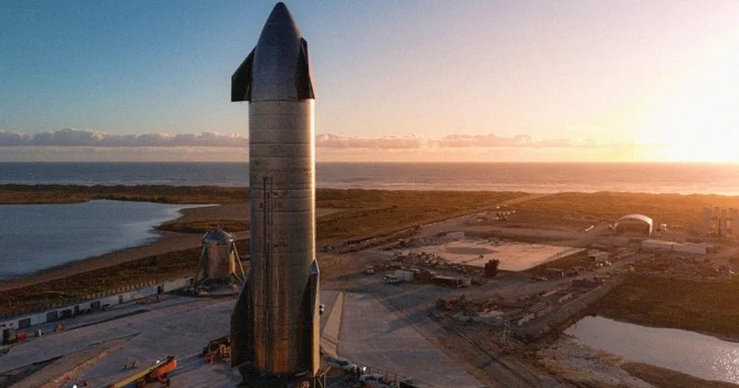 SpaceX сообщила о смене приоритетов в пользу полета на Луну