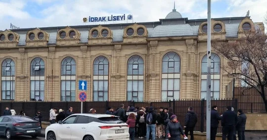 Учительнице İdrak удалили 16 дробин: жертва нападения школьника переведена в палату Minval Politika