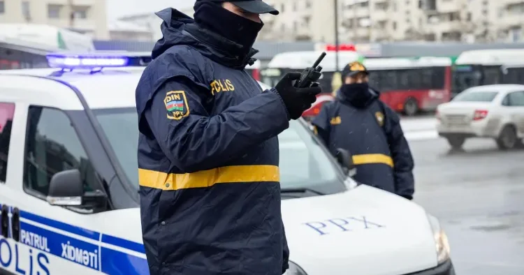 Polis 67 nəfəri SAXLADI