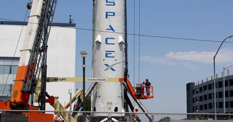 WSJ: SpaceX намерена осуществить беспилотную посадку на Луну в марте 2027 года Minval Politika