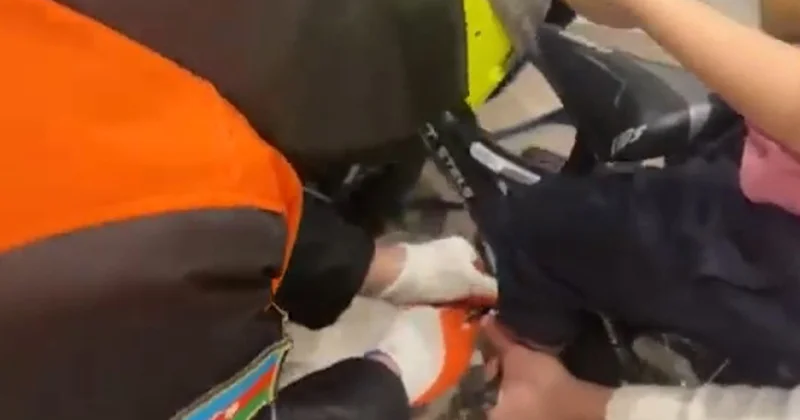 4 yaşlı uşağın ayağı velosipedin pedalına ilişdi Video