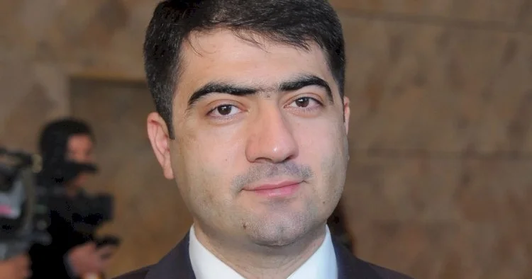 İcra başçısı xanımından ayrılmamasını AzTV nin kadrları ilə sübut etdi