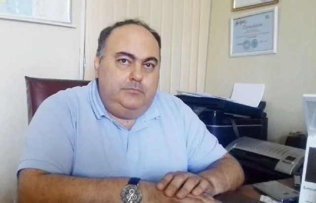 Fuad Əliyev: araiklər tribunalda, iqtidarla müxalifət Xankəndidə…