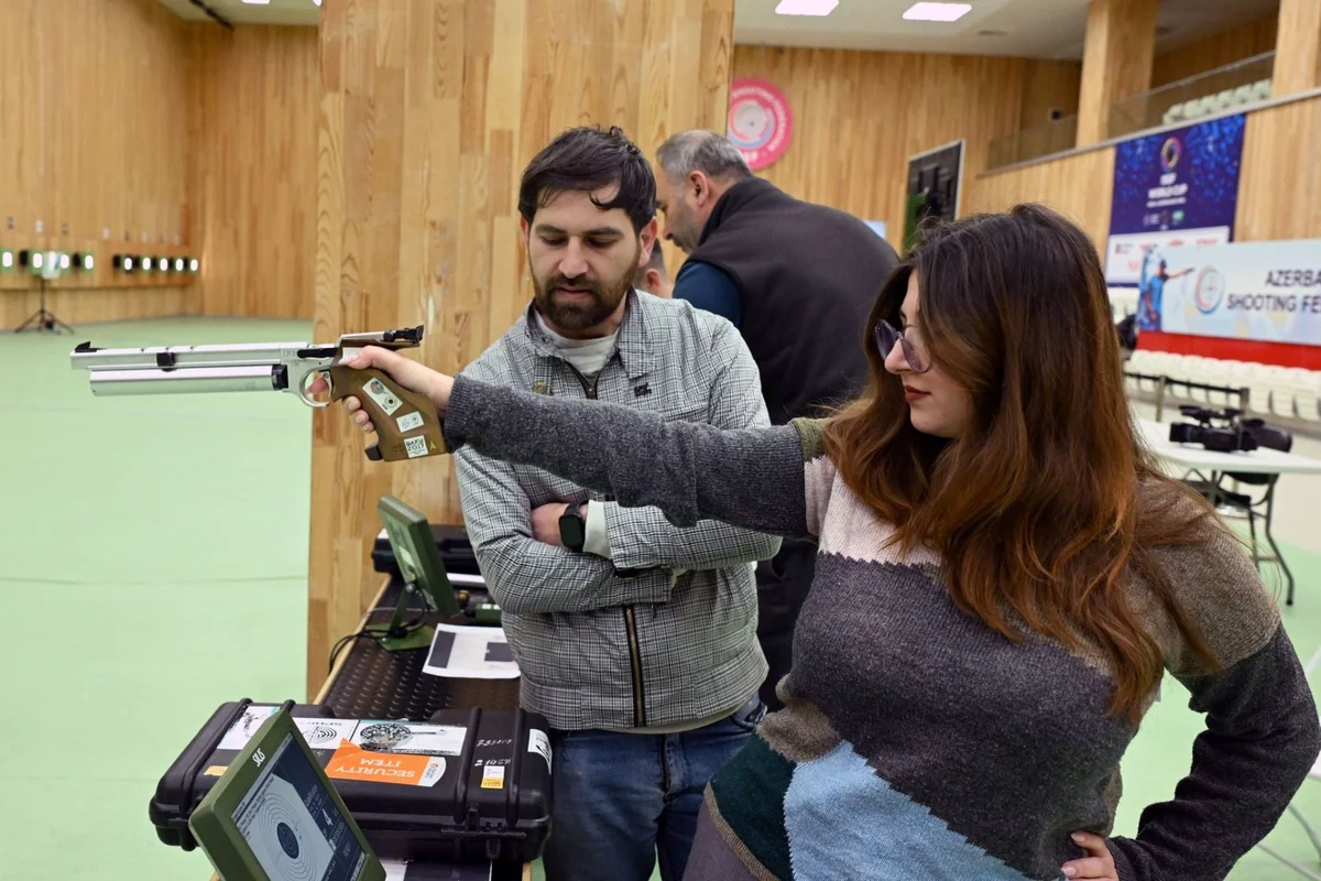 Media nümayəndələri arasında güllə atıcılığı yarışı keçirilib FOTO