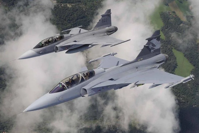 İsveç Polşaya “Gripen” qırıcıları göndərəcək