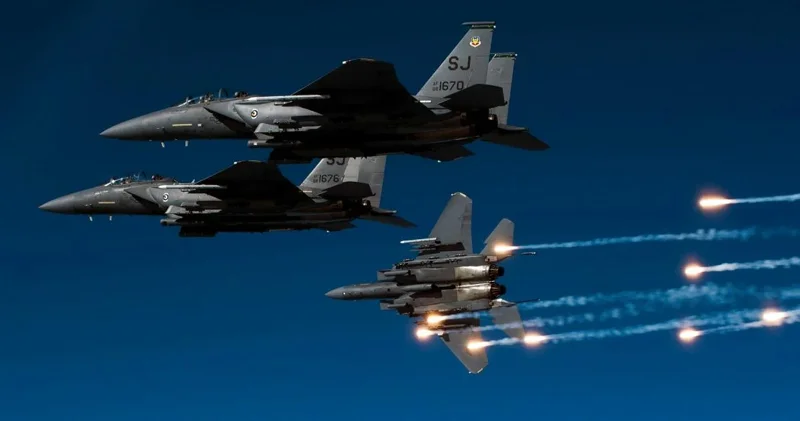 Tarixin ən bahalı dost atəşi : Pilot Küveyt üzərində üç ABŞ F 15 ni necə vurdu?