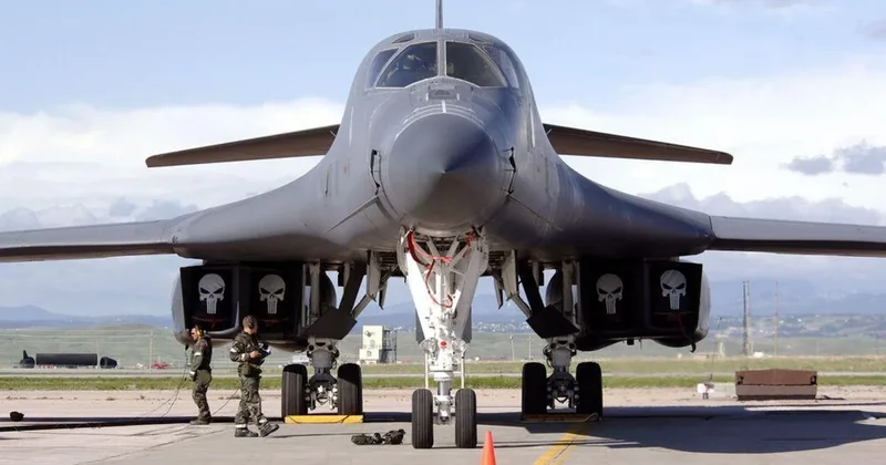 Guardian: США отправили четыре бомбардировщика B 1 в Англию для ударов по Ирану