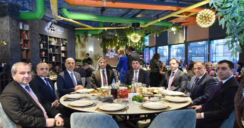 Yasamal Rayon İcra Hakimiyyətinin təşəbbüsü ilə iftar süfrəsi açılıb Fotolar