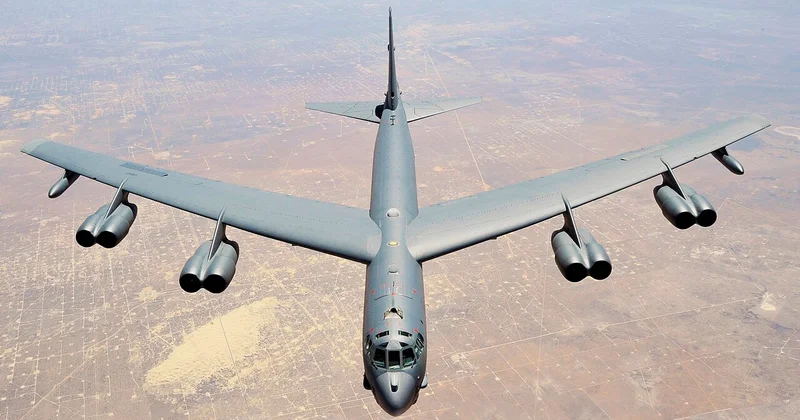 ВС США опубликовало зловещее видео бомбардировщика B 52 Minval Politika