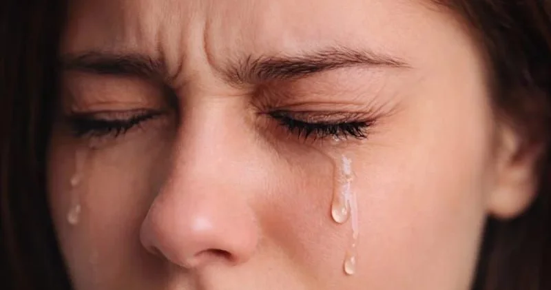 Ağlamamaq üçün nə etmək olar? 6 üsul