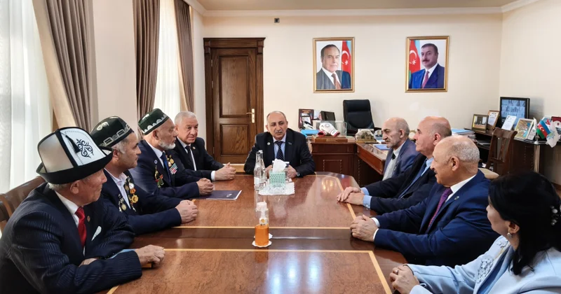 Qərbi Azərbaycan İcmasında Özbəkistan və Qırğızıstandan gəlmiş bir qrup yazıçı ilə görüş keçirilib