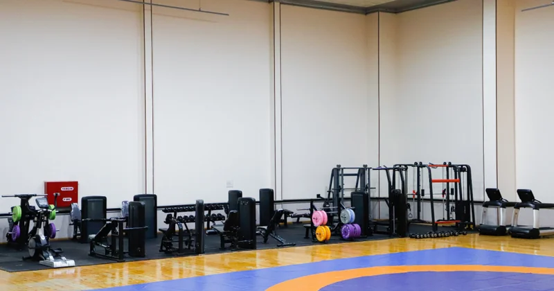 Naxçıvan Olimpiya İdman Kompleksində yeni trenajor alətləri quraşdırılıb
