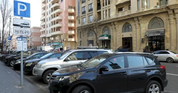 Atasının maşınında oynayan uşaqlar faciəyə səbəb oldu KONKRET
