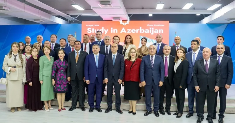 Azərbaycan Universiteti Qazaxıstanda keçirilən təhsil sərgisində təmsil olunur Fotolar