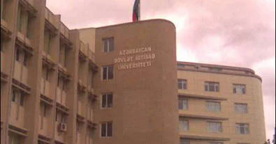 UNEC in 70 məzunu İlham Əliyevə müraciət ünvanladı VİDEO