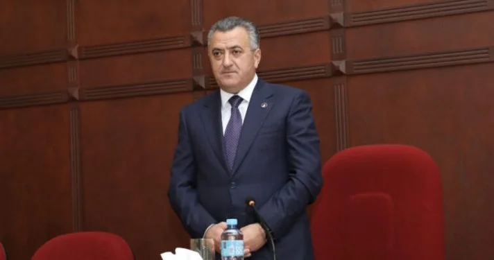 Abdin Fərzəliyevin Həştərxanda biznesi var, ona görə səsini dinməz qoyub, bəs deputat?