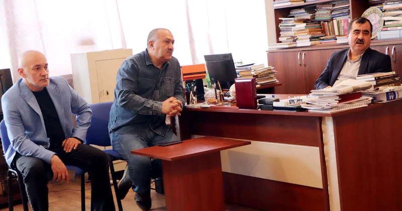 Azərbaycan Dillər Universitetinin tələbələri Şərq qəzeti redaksiyasında... FOTO