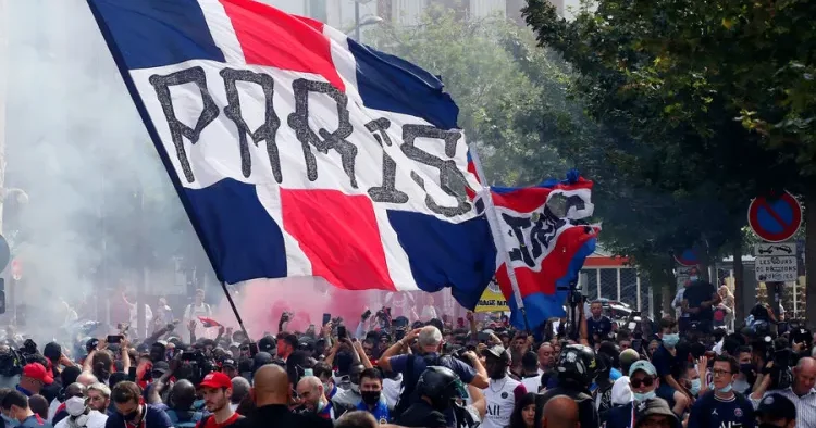 PSJ azarkeşləri iğtişaş törətdi
