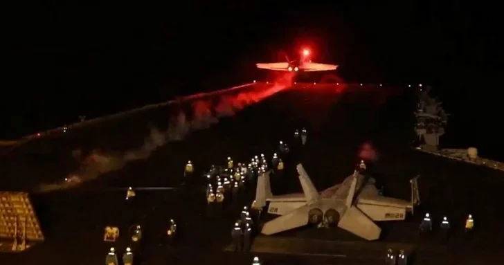 Второй американский истребитель потерпел крушение в Красном море за последний месяц