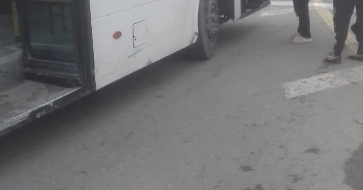 525 saylı marşrut avtosu dəhşətli qəzadan son anda qurtardı