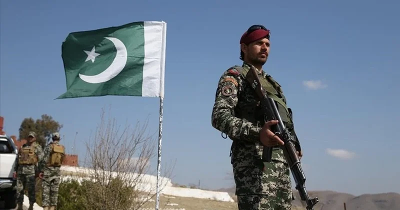Pakistanlı general: Kəşmirə hücum edən Hindistan ordusunun qərargahı və beş qırıcısı məhv edilib