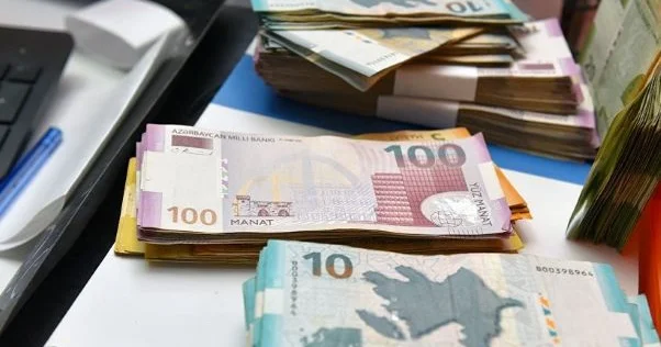 Bank kartlarından oğurluq davam edir