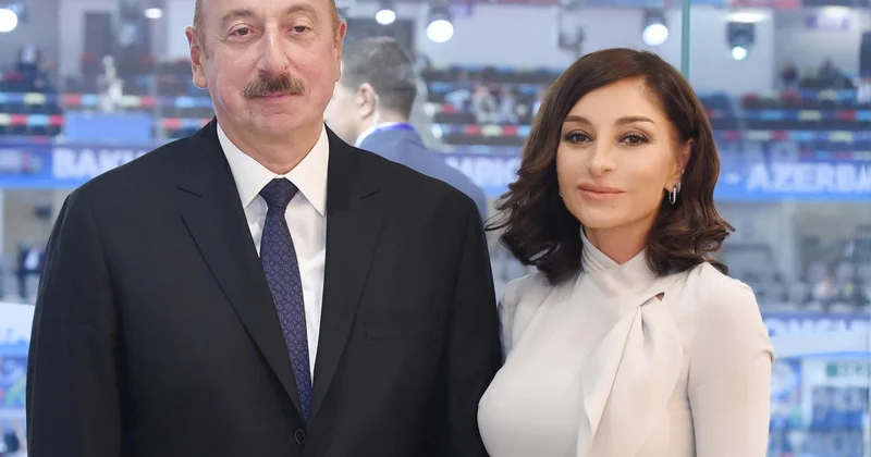 Президент Ильхам Алиев, Первая леди Мехрибан Алиева и Генеральный секретарь То Лам и его супруга Но Фон Ли ознакомились с выставкой изобразительного искусства Вьетнама