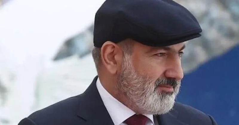 Paşinyana qadın yaylığı hədiyyə edildi