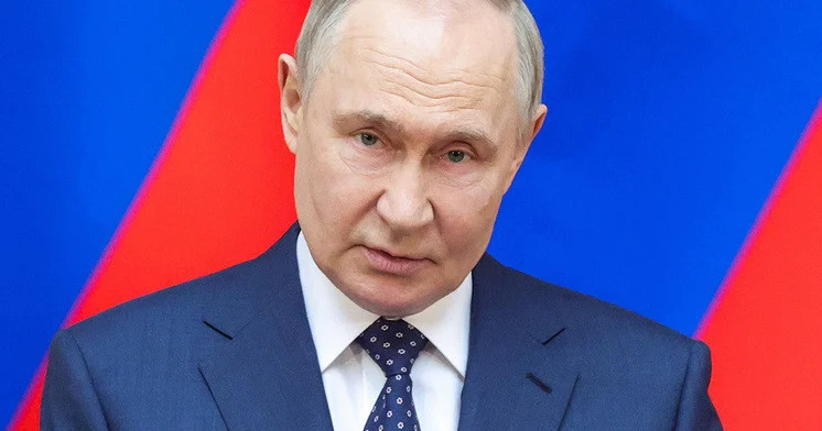 Baza: Путин поручил выбрать цели в Киеве для удара Орешником