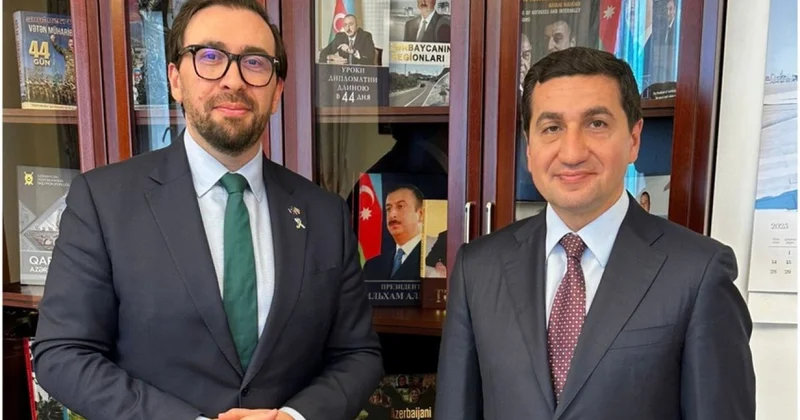 Hikmət Hacıyev NATO nümayəndəsi ilə görüşdü