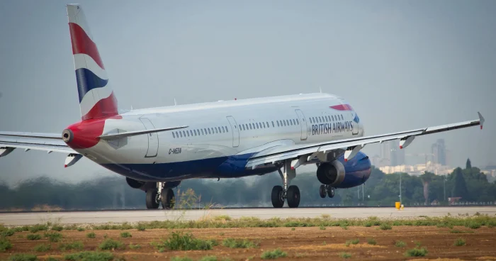 Britaniya İsrailə uçuşları daha bir ay təxirə salıb