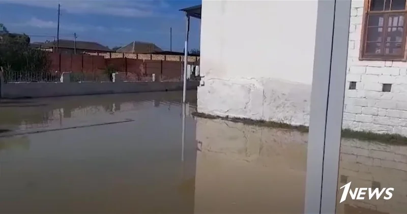 В Гаджигабуле затопило дома и фермы ВИДЕО