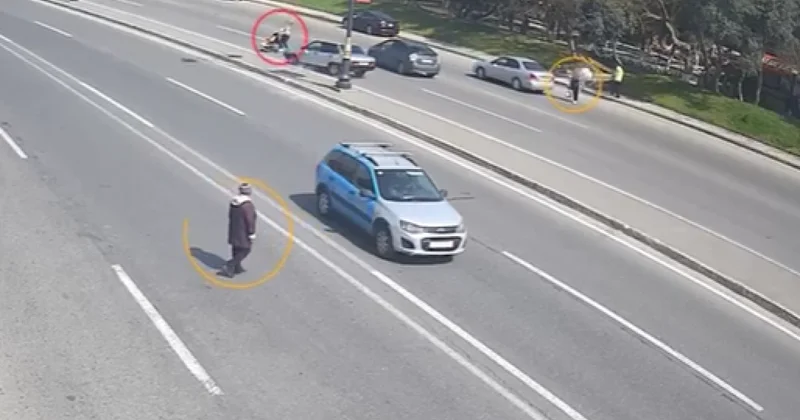 Bakıda maşın uşaq arabası ilə yolu keçən qadını vurdu VİDEO