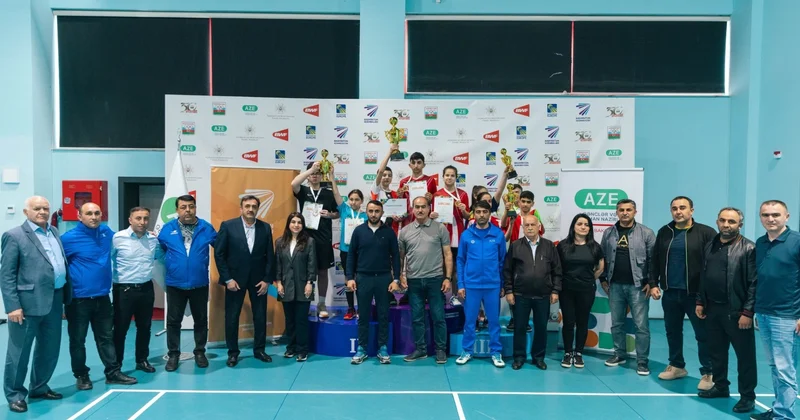 Badminton üzrə Bakı şəhər turnirinin qalibləri müəyyən edilib FOTO