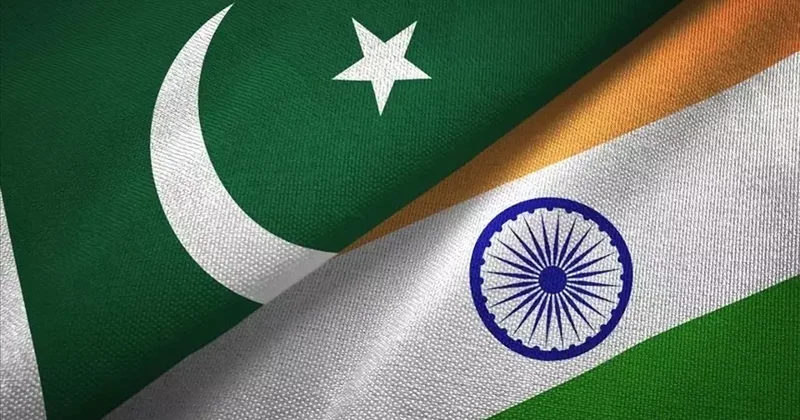 Pakistanın müdafiə naziri Hindistana xəbərdarlıq edib: Su bizim qırmızı xəttimizdir